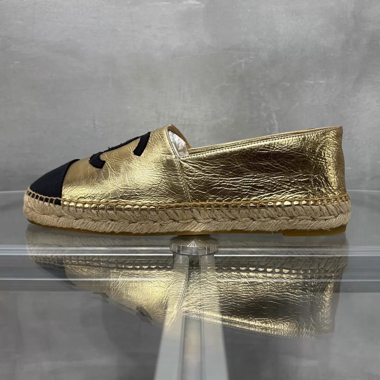 Chanel Chanel Gold Moccasin New with Box 42 Size US 11.5 / IT 41.5 - 3 Thumbnail