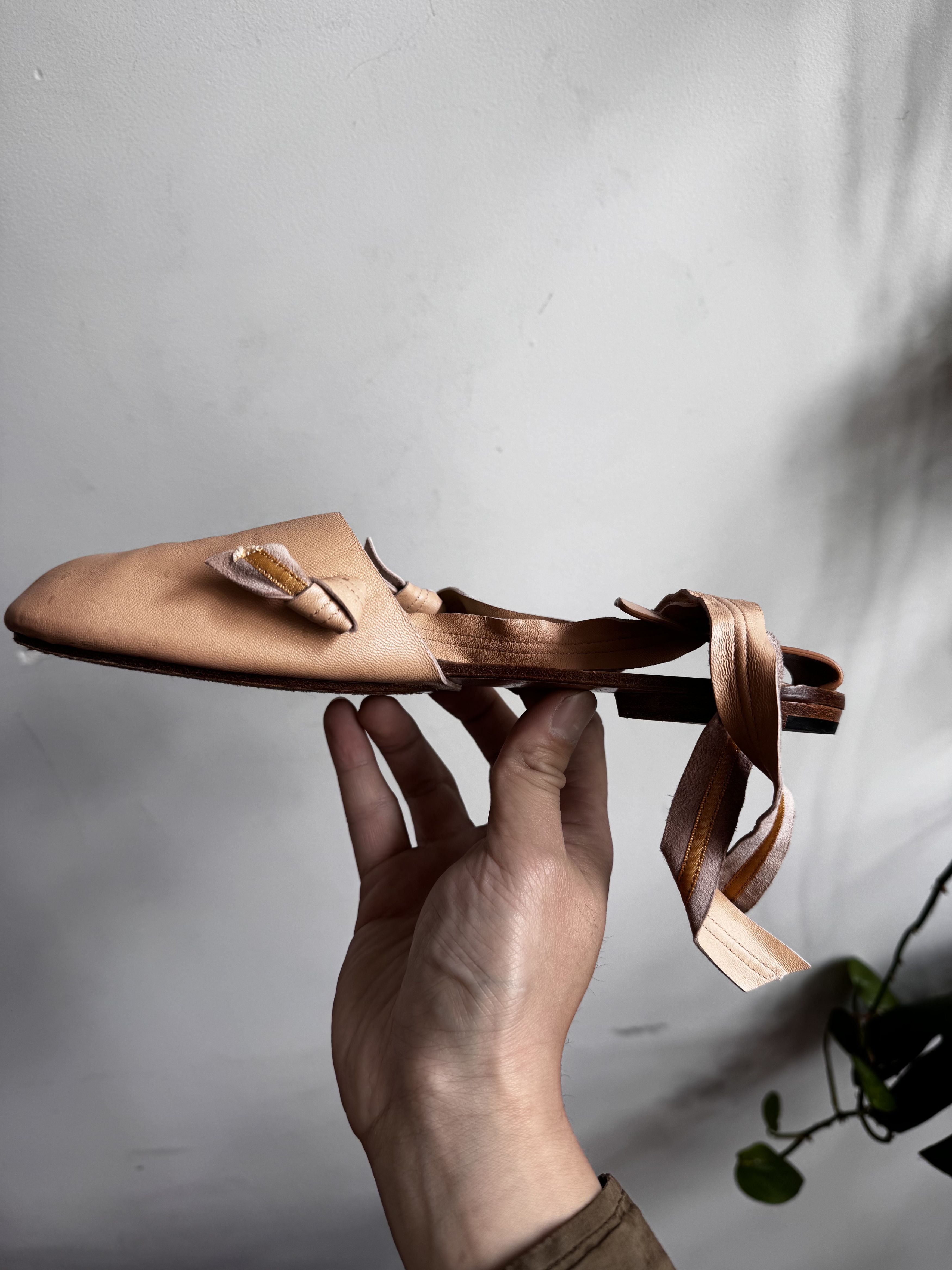Maison Margiela Masion Margiela Leather Tabi Strap Ballet Flats Size 37.5 Size US 7.5 / IT 37.5 - 12 Thumbnail