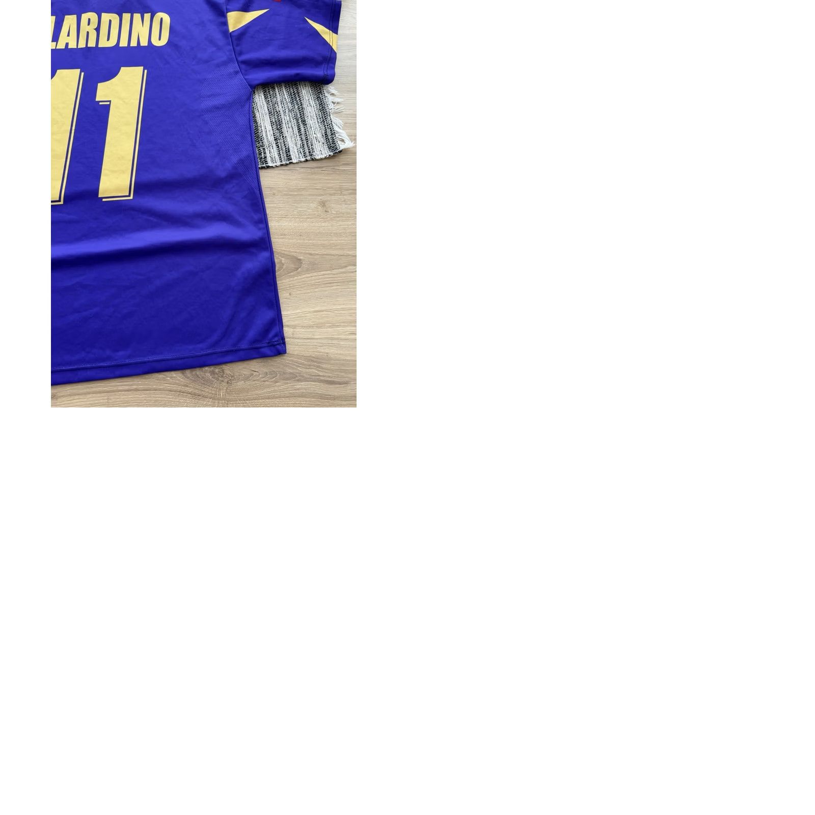 Vintage FIORENTINA MERCHANDISE RETRO GILARDINO #11 VINTAGE Sz XL T-Shirt Men Blue Football Jersey 90s Size US XL / EU 56 / 4 - 9 Thumbnail