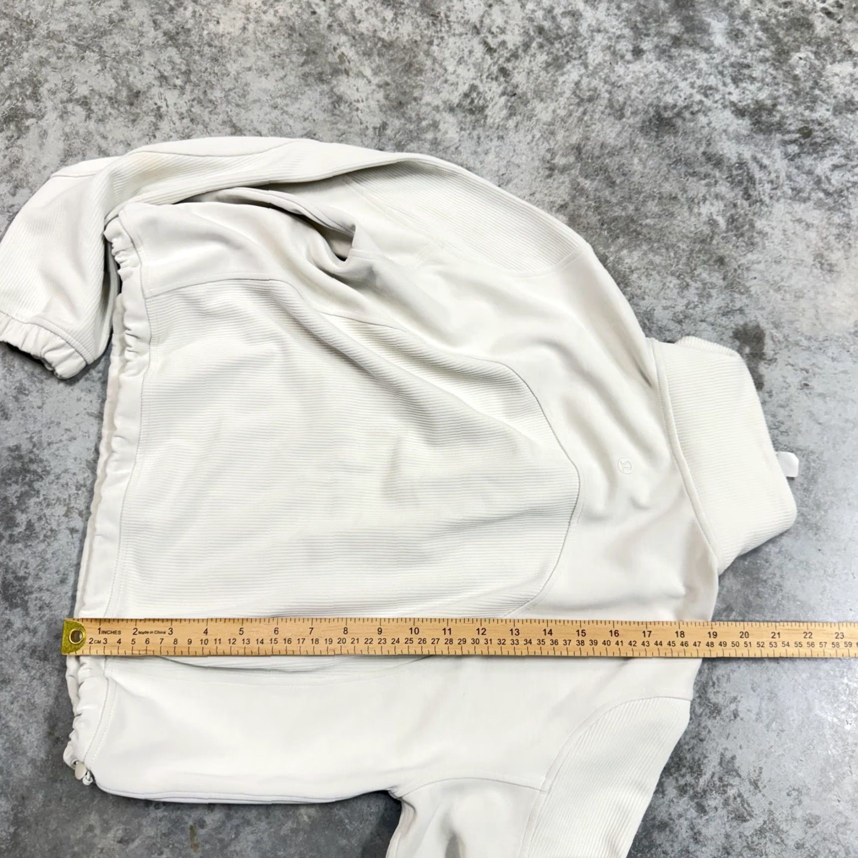 Lululemon Lululemon Sweatshirt Womens 4 White 1/4 Zip Mock Neck Pullover Cropped Sweatshirt Size S / US 4 / IT 40 - 7 Thumbnail