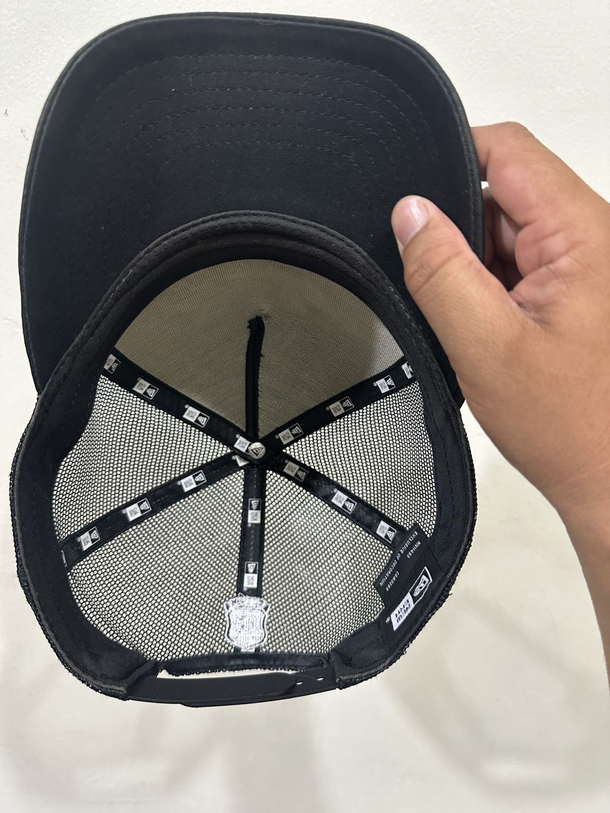 New Era × Number (N)ine Number (N)ine Black Faded Trucker Hat Size ONE SIZE - 5 Thumbnail