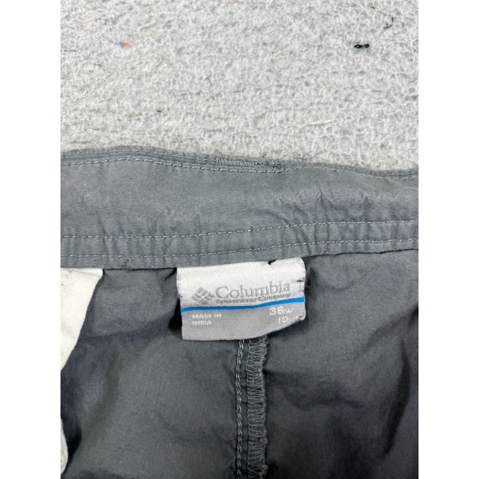 Vintage Columbia Men's Shorts Cargo 36 Gray Cotton Canvas Hike Camp 36x9 Regular Inseam 9" Adult Mens Gray Outdoors Fish Theme Vintage No? (Note: remove N/A) Size US 36 / EU 52 - 7 Thumbnail