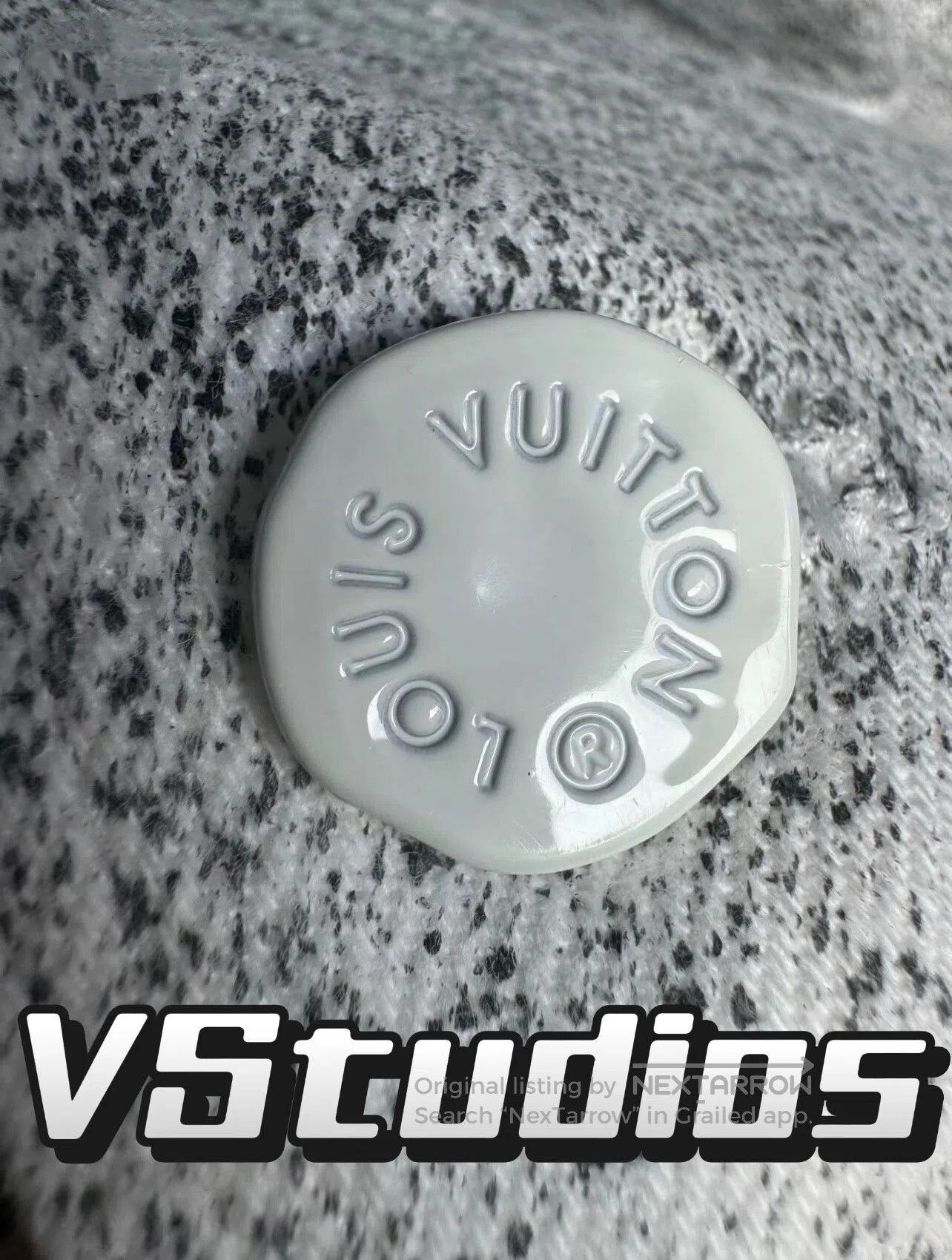Louis Vuitton louis vuitton gradient denim long sleeve shirt. Size US L / EU 52-54 / 3 - 4 Thumbnail