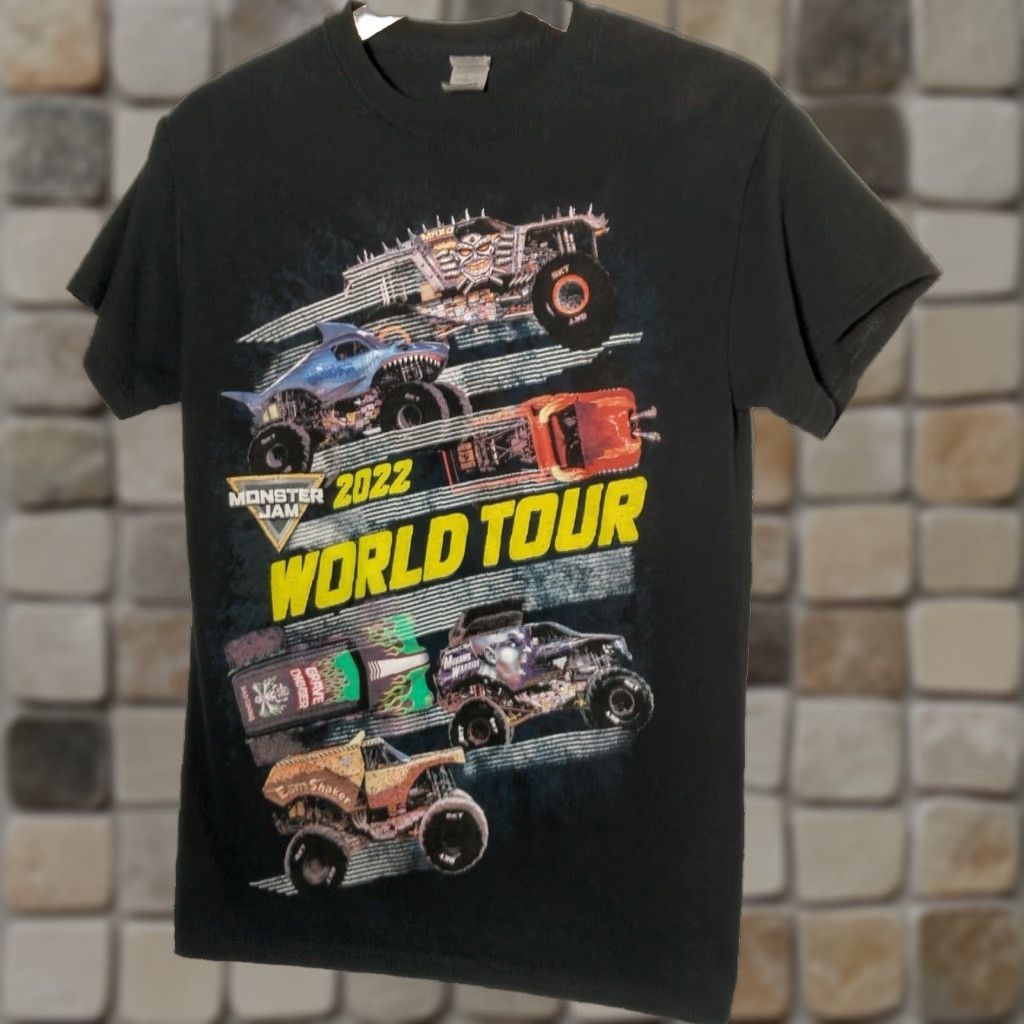 Gildan Monster Jam 2022 World Tour Shirt Small Black Grave Digger Max O Trucks Graphic T-Shirt Men Size US S / EU 44-46 / 1 - 1 Thumbnail