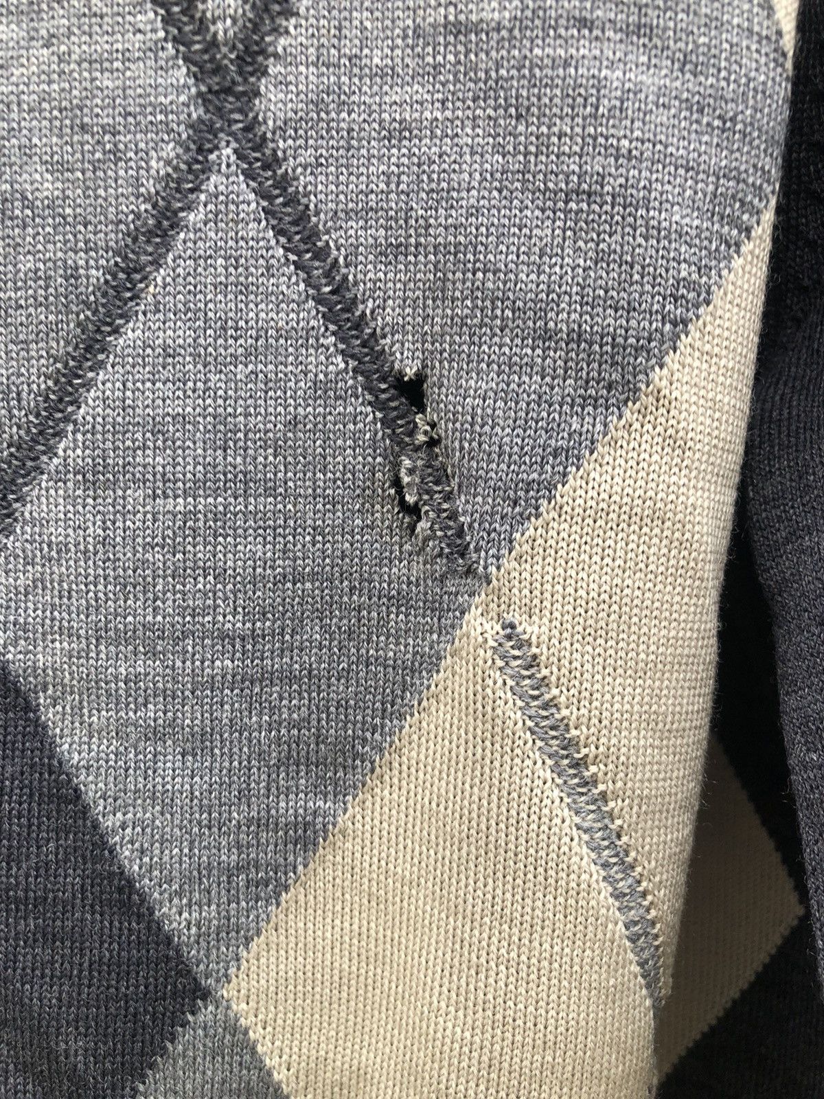 Burberry × Vintage Vintage Burberry London Zipper Knitwear Diamond Pattern Size US M / EU 48-50 / 2 - 8 Thumbnail