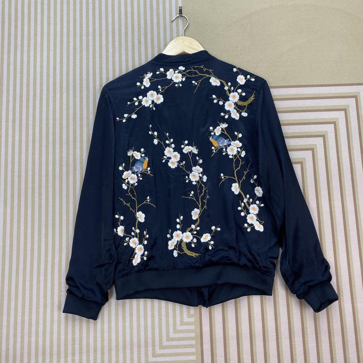 Zara 🫶 Zara Woman embroidered Bird Detailing satin bomber jacket Size M / US 6-8 / IT 42-44 - 2 Thumbnail