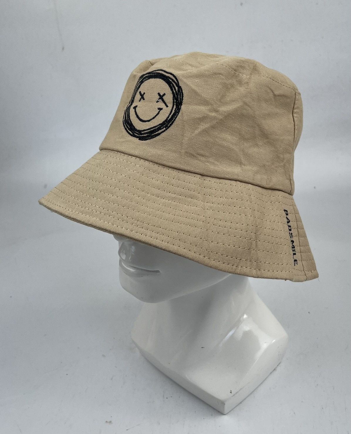 Japanese Brand badsmile bucket hat tc38 Size ONE SIZE - 1 Thumbnail