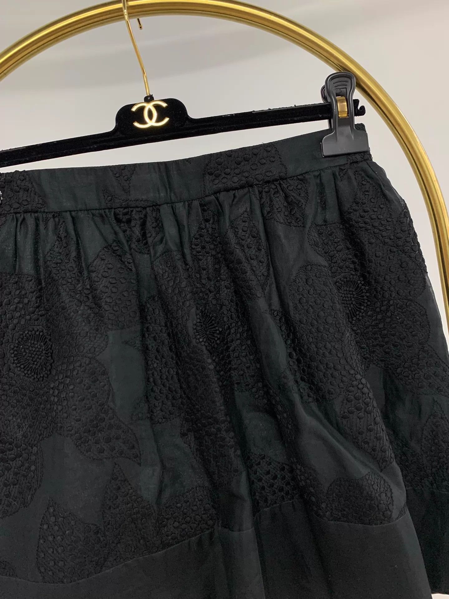 Valentino Valentino Black Embroidered Lace Shorts 40 New Size 27" / US 4 / IT 40 - 2 Thumbnail