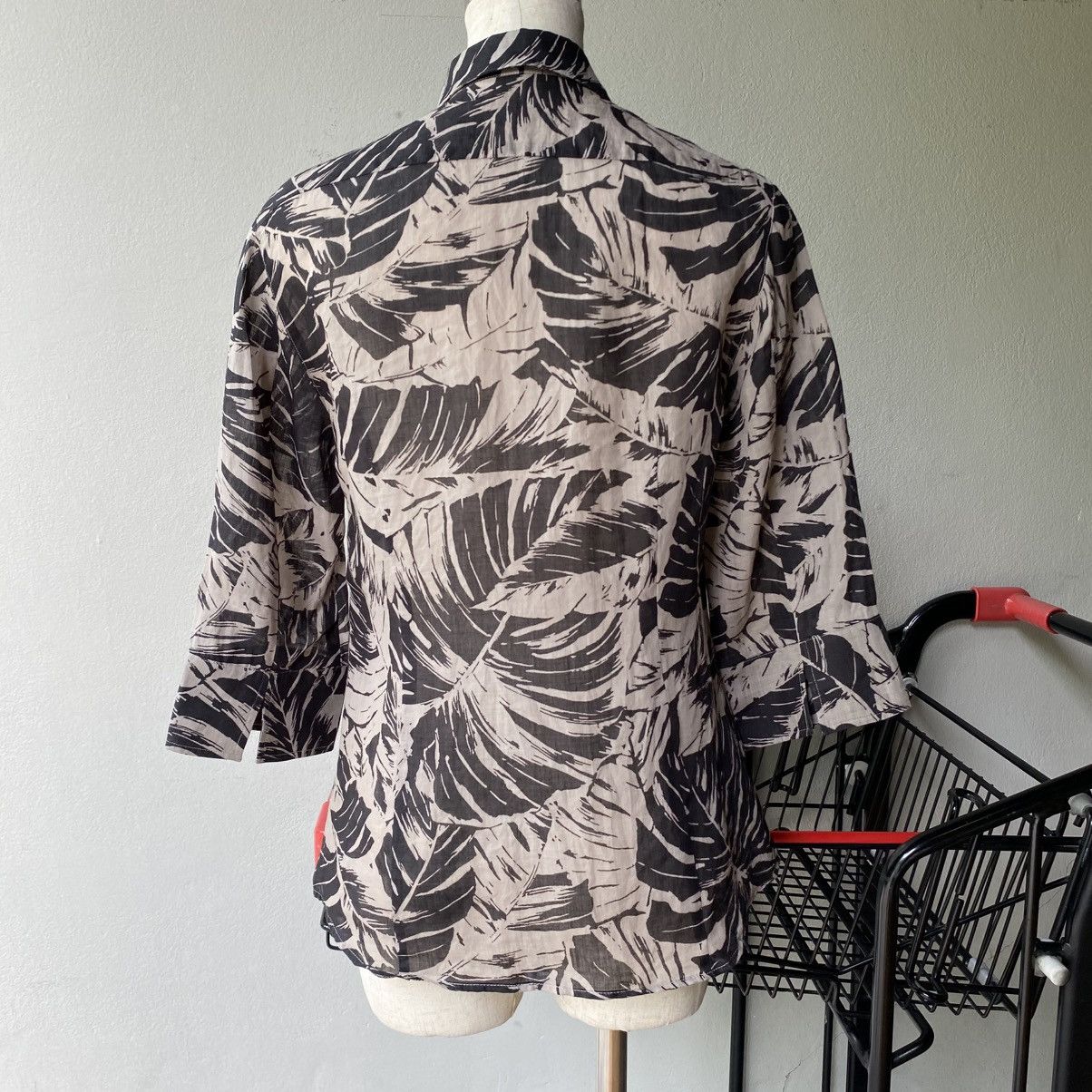 Max Mara Max Mara WEEKEND Beige Leaf Print Button-Up Shirt Size XS / US 0-2 / IT 36-38 - 4 Thumbnail
