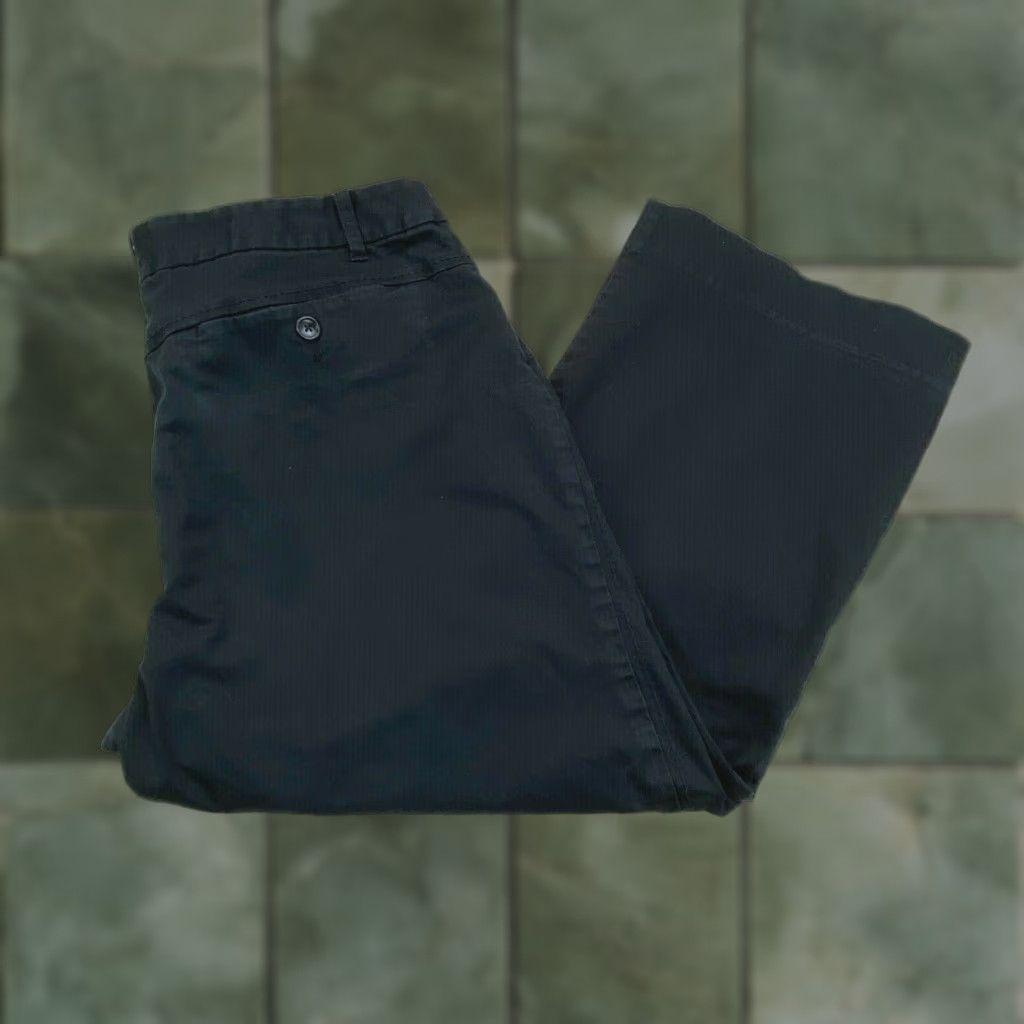 Old Navy Old Navy Womens Cropped Capri Pants Navy Blue 12 Regular Straight Leg Stretch Size 34" / US 12 / IT 48 - 1 Thumbnail