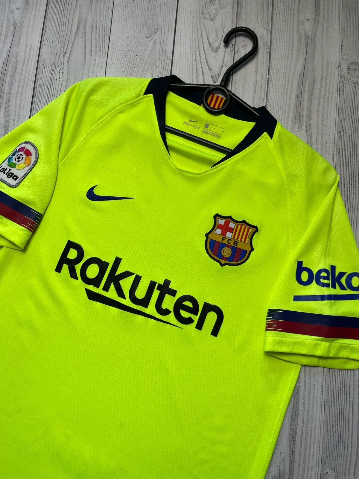 Nike × Vintage Vintage Nike Barcelona soccer jersey size M Size US M / EU 48-50 / 2 - 2 Thumbnail