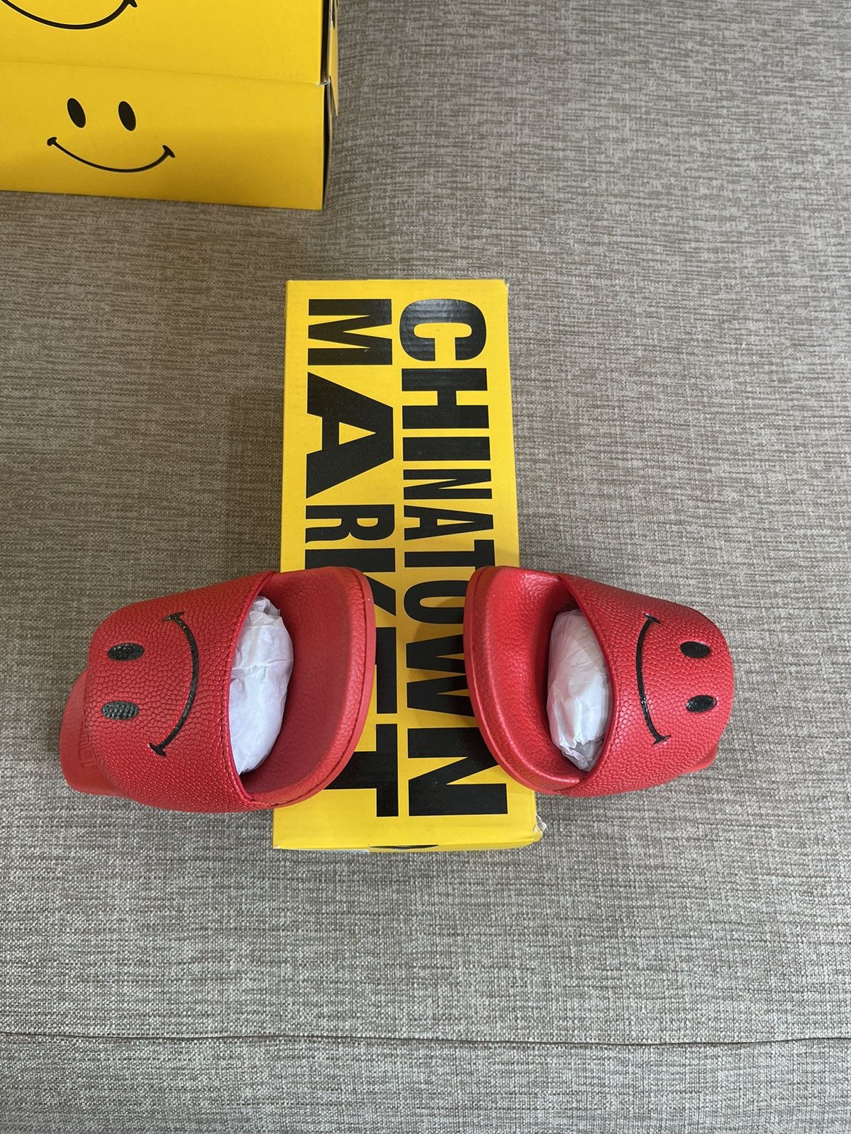 Market Chinatown Market Smiley Red Black Slides Size US 7 / EU 40 - 5 Thumbnail