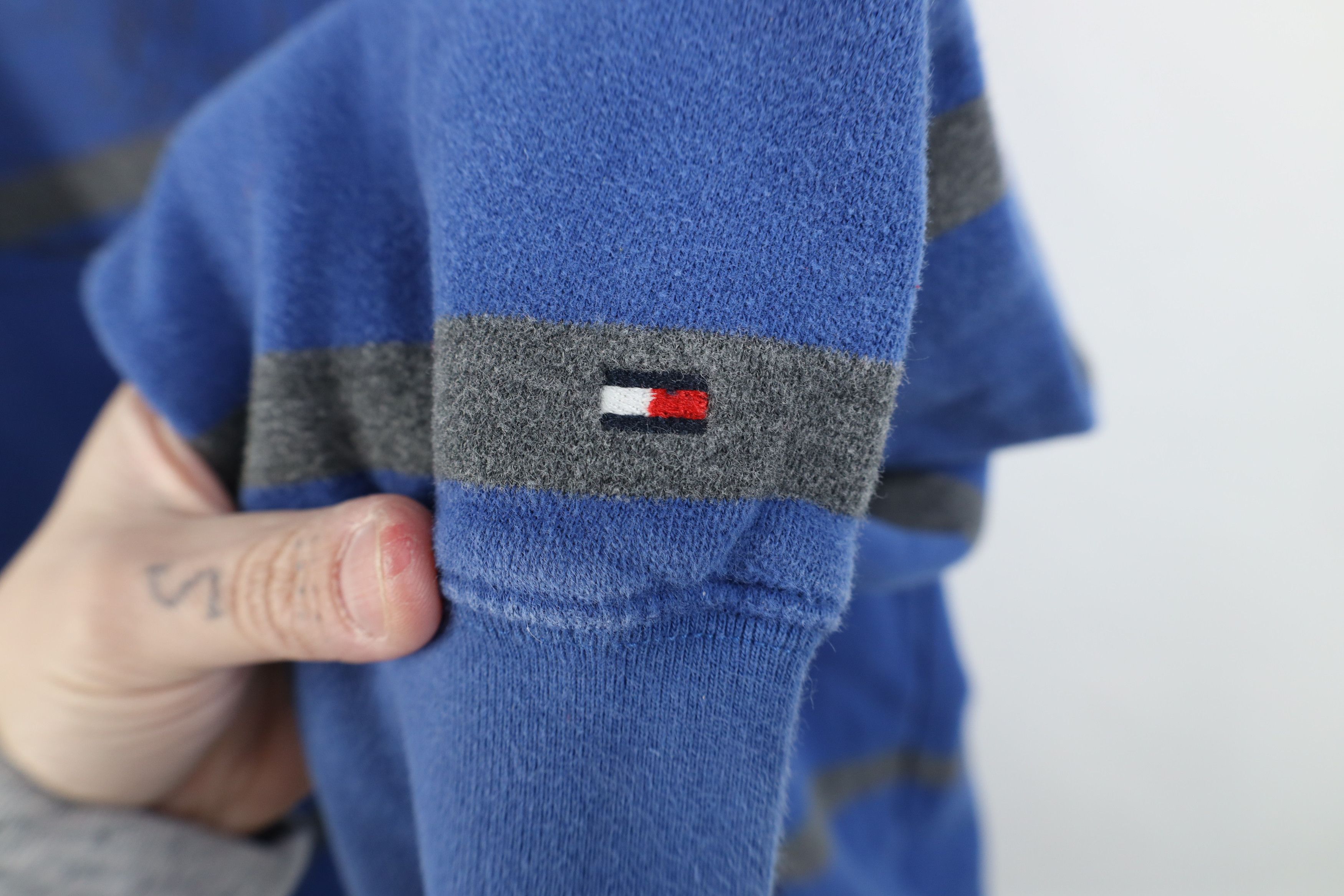 Tommy Hilfiger Vintage Y2K Tommy Hilfiger Crest Striped Heavyweight Hoodie Size US XL / EU 56 / 4 - 5 Thumbnail
