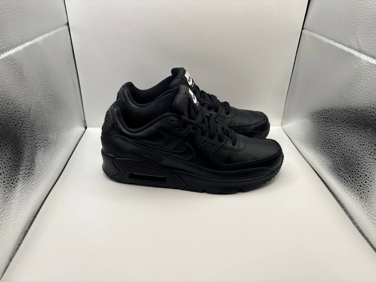 Nike Nike Air Max 90 LTR Black Leather Sneakers 7Y / 40 EUR Size US 8.5 / IT 38.5 - 4 Thumbnail