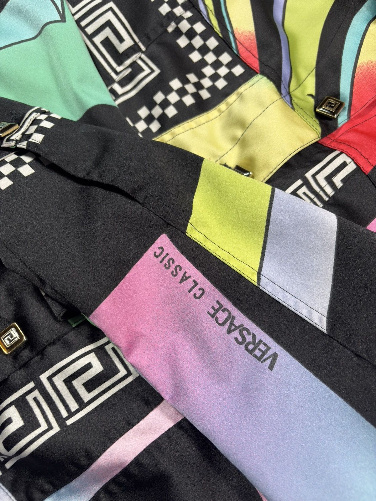 Versace Iconic Versace Classic V2 Runway 90s Jacket Size US M / EU 48-50 / 2 - 13 Thumbnail