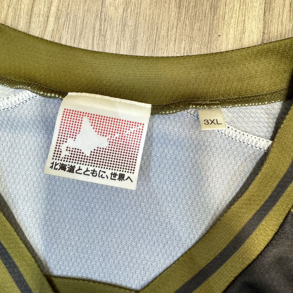 Mizuno Consadole sapporo 2024 away shirt Size US L / EU 52-54 / 3 - 8 Thumbnail