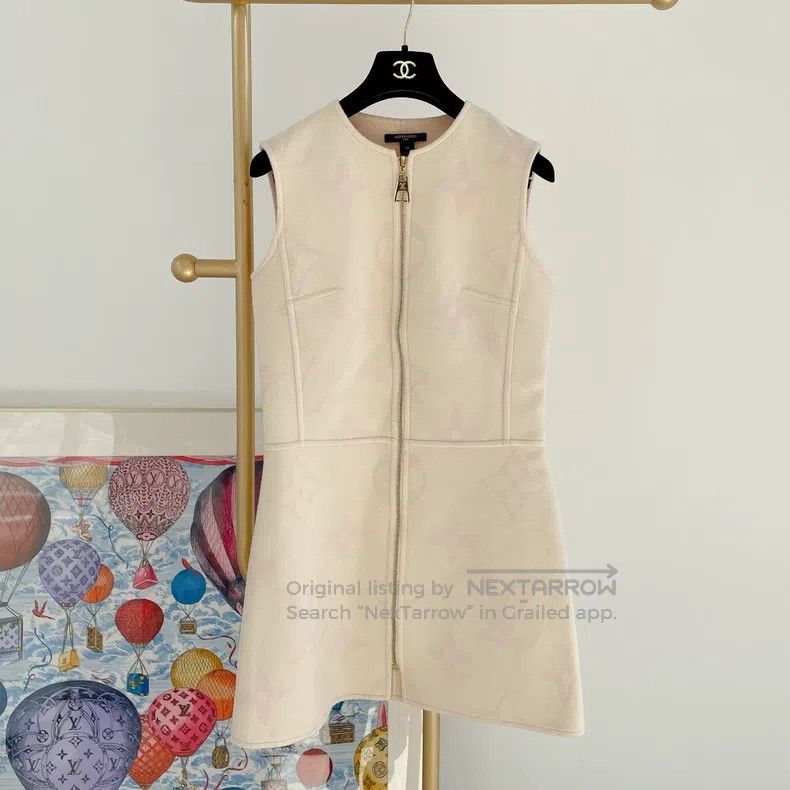 Louis Vuitton Louis Vuitton Beige Sleeveless Sheepwool Dress Size XS / US 0-2 / IT 36-38 - 1 Thumbnail