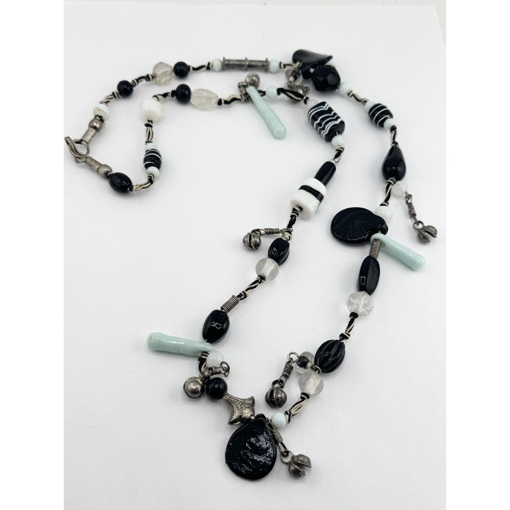 Vintage Vintage black white blue silver bell beaded glass charm neck Size ONE SIZE - 4 Thumbnail