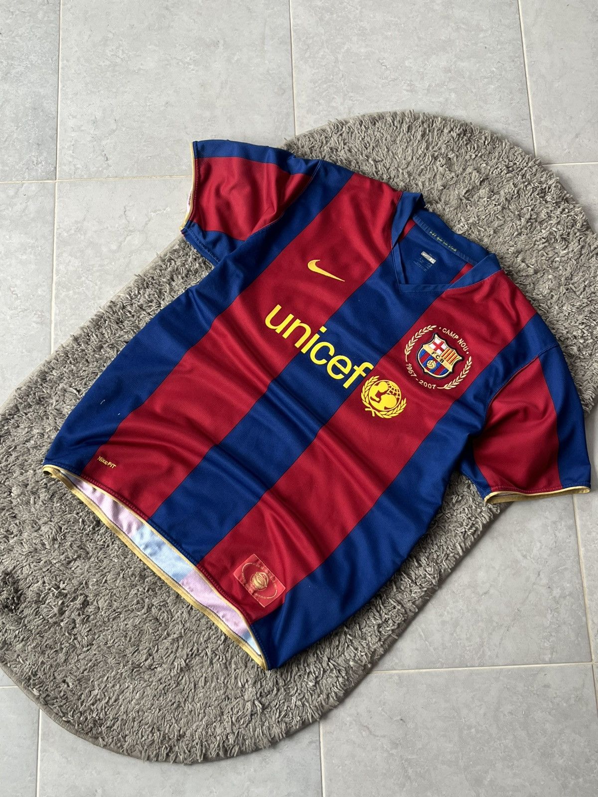 Nike Vintage Jersey FC.Barcelona UNICEF Size US XL / EU 56 / 4 - 2 Thumbnail