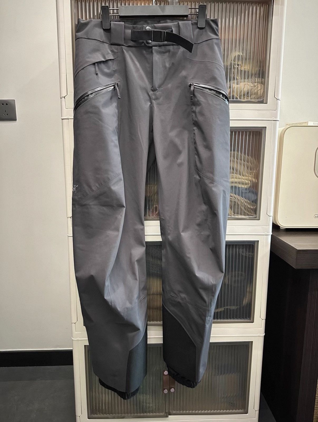 Arc'teryx Arc'teryx Men's Sabre Ski Snowboard Pants Size S Size US 30 / EU 46 - 1 Thumbnail