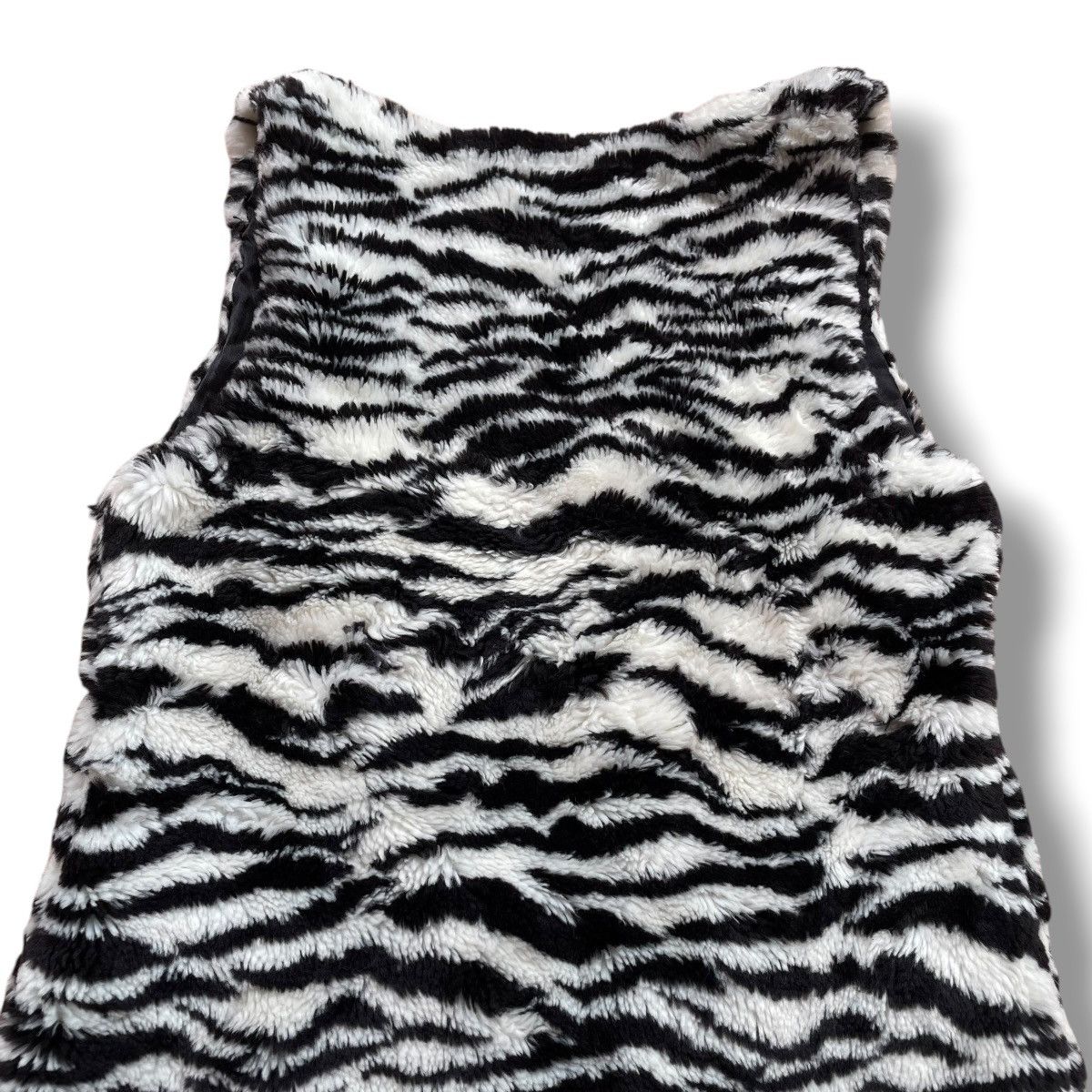 Beauty Beast 🇯🇵 D.I.A FAUX FUR PUNK AVANT GARDE VEST Size M / US 6-8 / IT 42-44 - 7 Thumbnail