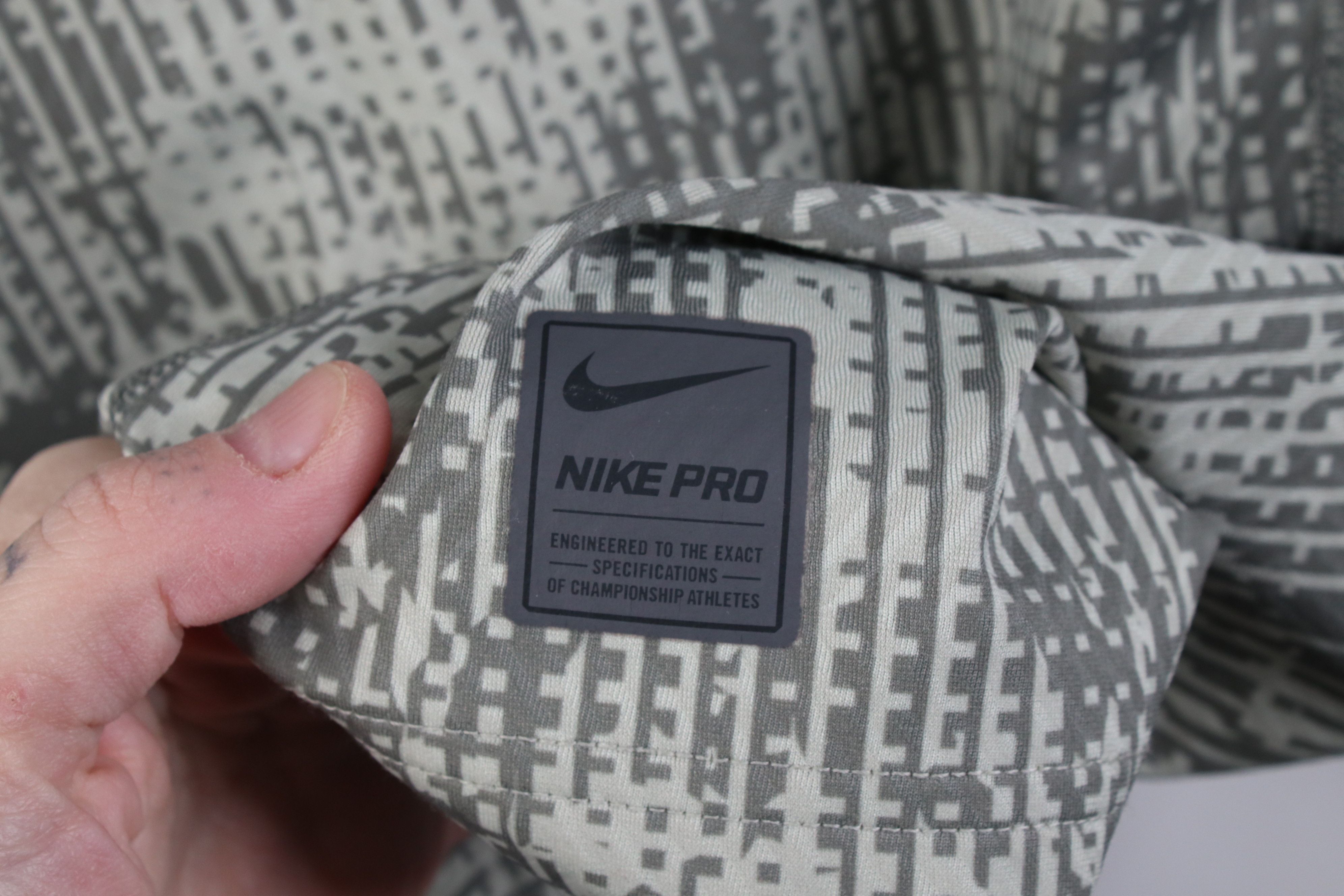 Nike Nike Pro Combat Fleece Lined Compression Camouflage T-Shirt Size US M / EU 48-50 / 2 - 4 Thumbnail