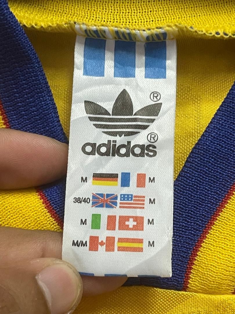 Vintage VINTAGE ADIDAS SWEDEN 1994 1996 HOME SHIRT FOOTBALL JERSEY Size US M / EU 48-50 / 2 - 6 Thumbnail