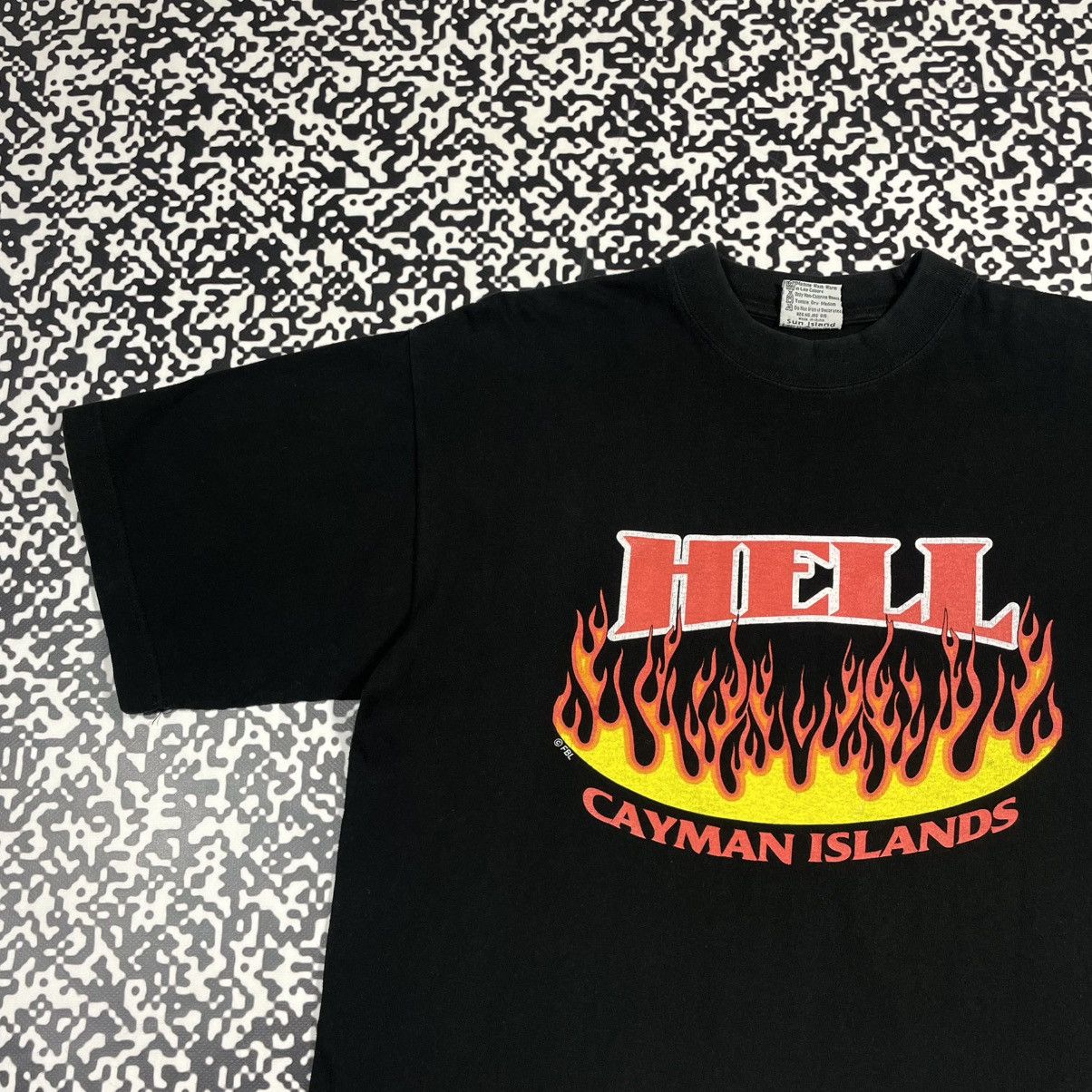 Vintage Vintage 90s Hell Cayman Islands Flame Fire Retro T-shirt Size US M / EU 48-50 / 2 - 4 Thumbnail