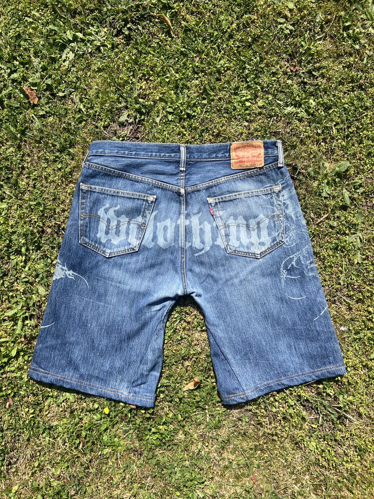 Levi's × Vintage 1 of 1 Vintage Dark blue Navy jorts with graphic design Size US 36 / EU 52 - 1 Thumbnail