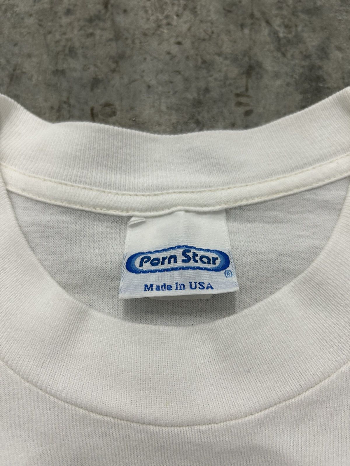 Vintage Vintage pornstar t shirt date fingering RARE Size US L / EU 52-54 / 3 - 3 Thumbnail