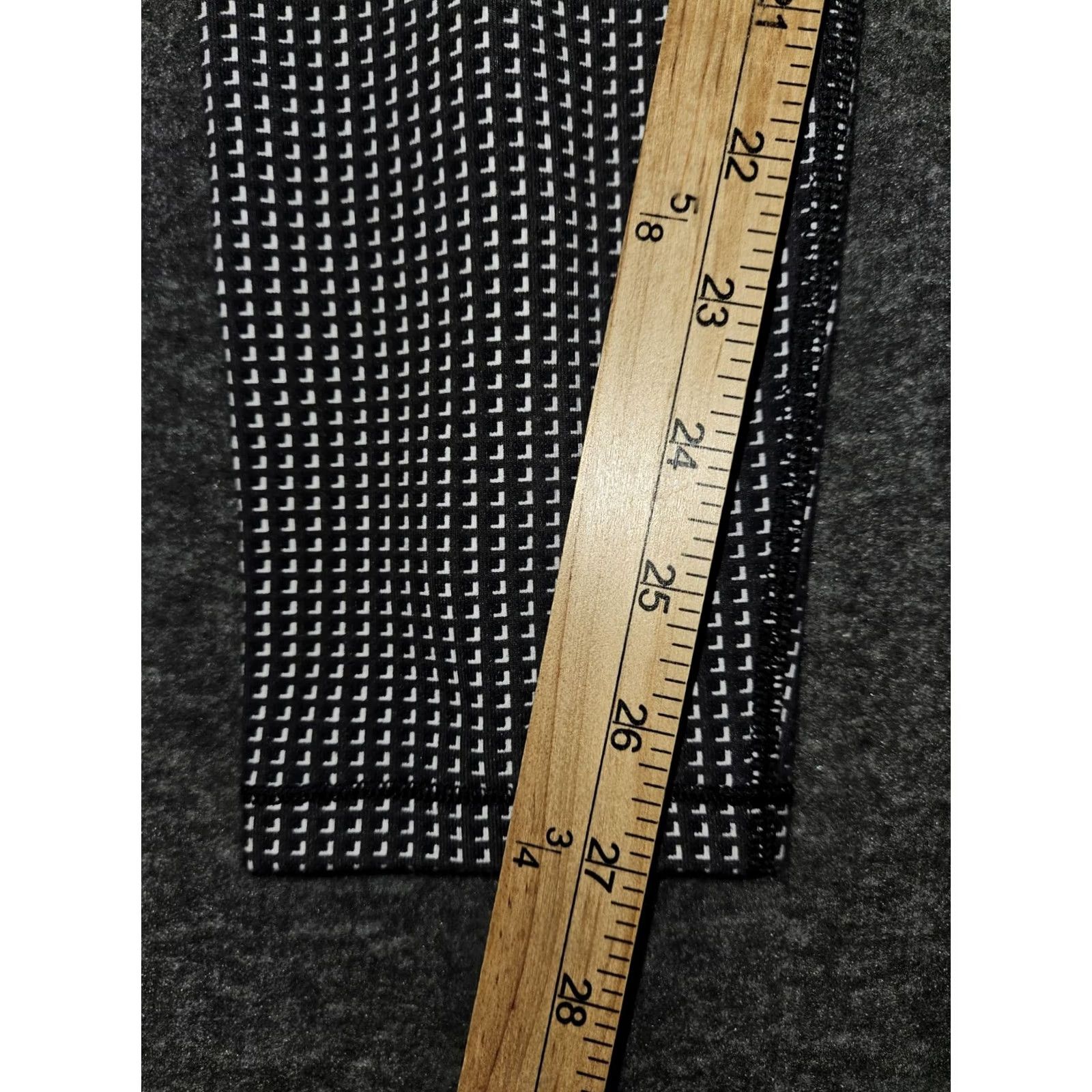 Under Armour Under Armour Leggings Womens Small Black Geometric Ankle Skinny Active Yoga Gym Size 28" / US 6 / IT 42 - 5 Thumbnail