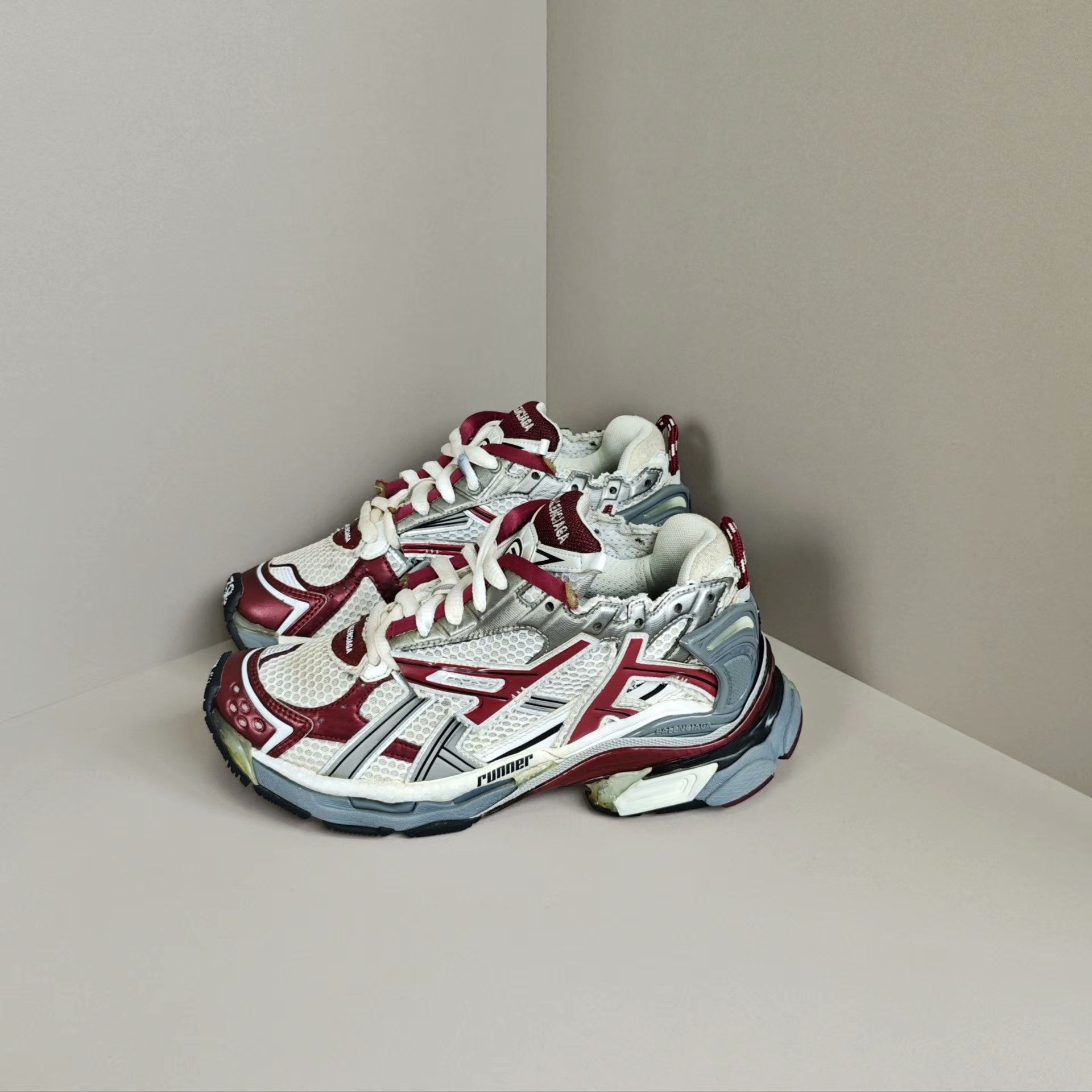 Balenciaga Balenciaga Running Lowtop Sneakers us_8 Women Size US 8 / IT 38 - 1 Thumbnail