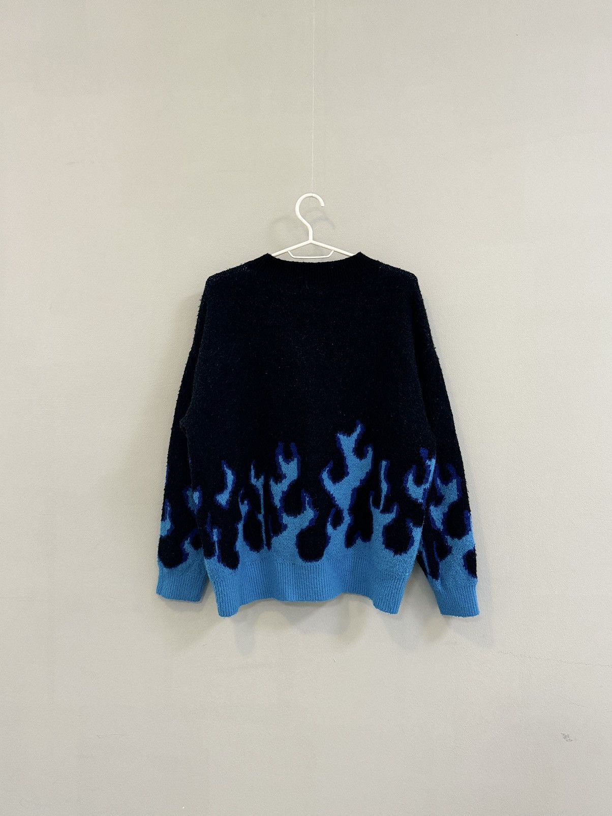 Hypebeast Woman’s Y2K long sleeve sweater Fire print hype Streetwear Size M / US 6-8 / IT 42-44 - 6 Thumbnail