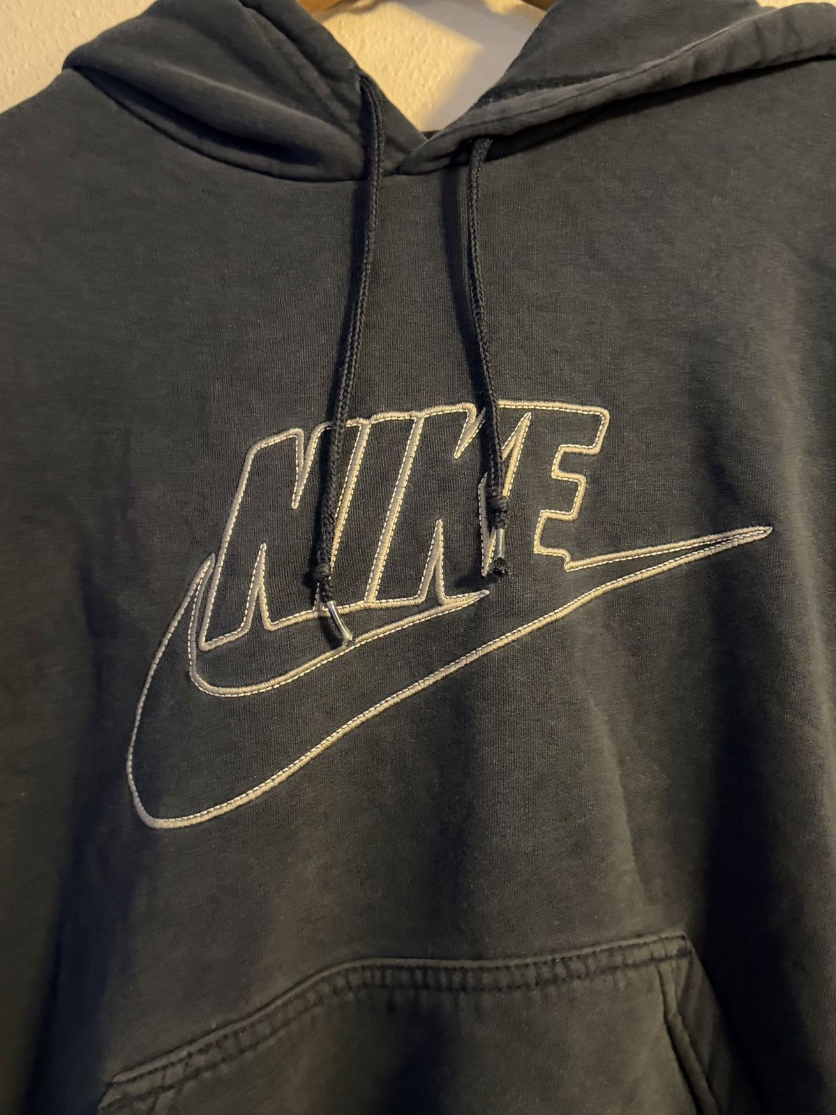Nike vtg y2k nike embroidered hoodie navy blue medium Size US M / EU 48-50 / 2 - 2 Thumbnail