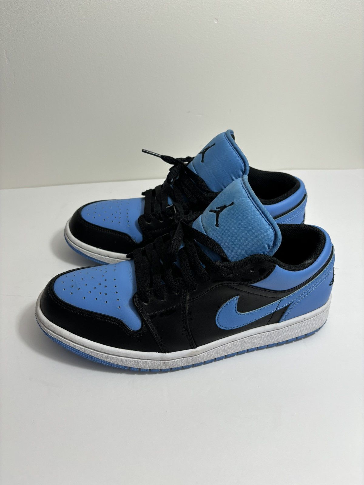 Nike Nike Blue Low Top Jordons with black accents Size US 8.5 / EU 41-42 - 4 Thumbnail