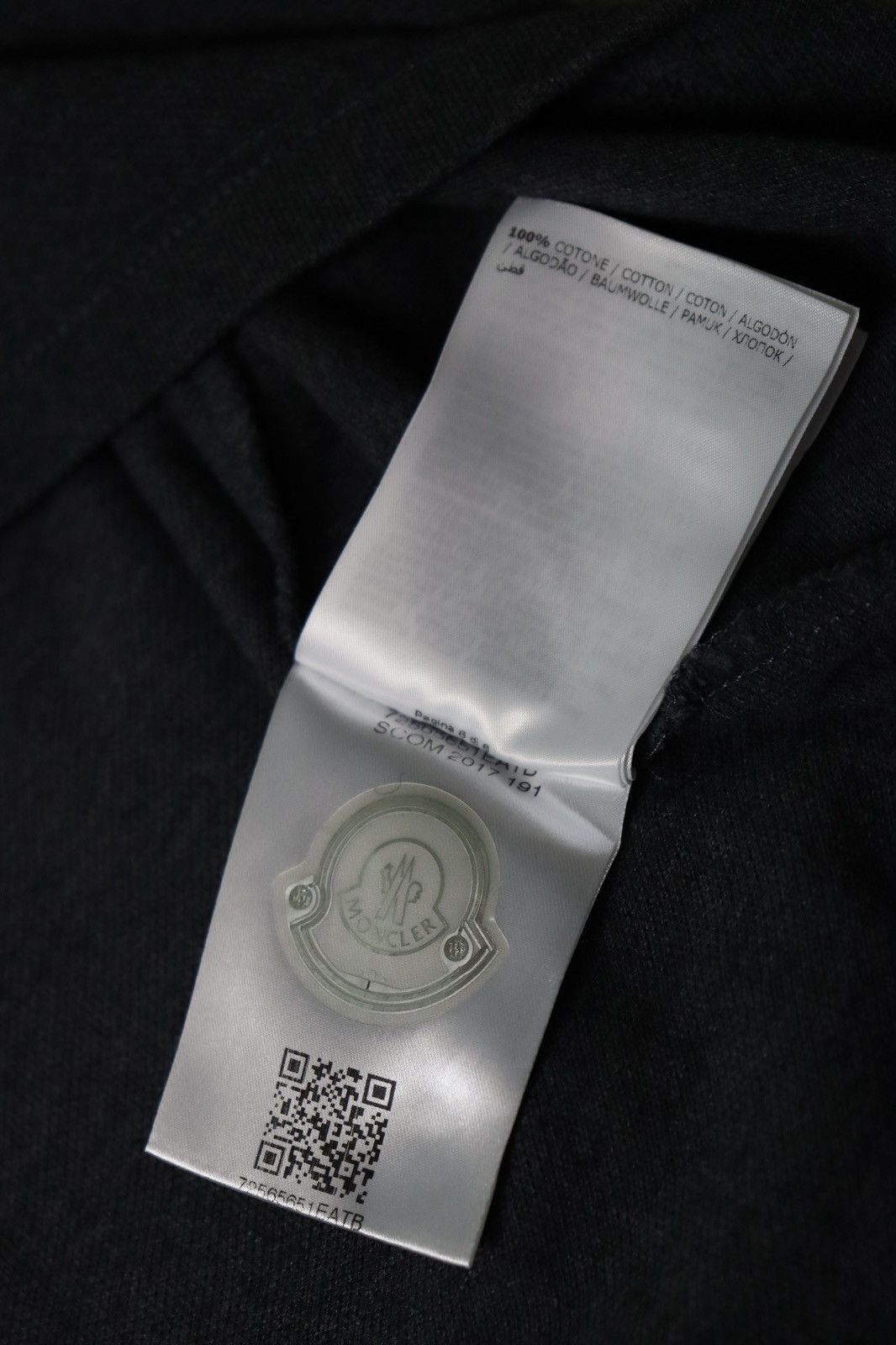 Moncler Moncler MAGLIA Polo High Quality Rare Authentic Piece Size L Size US L / EU 52-54 / 3 - 14 Thumbnail