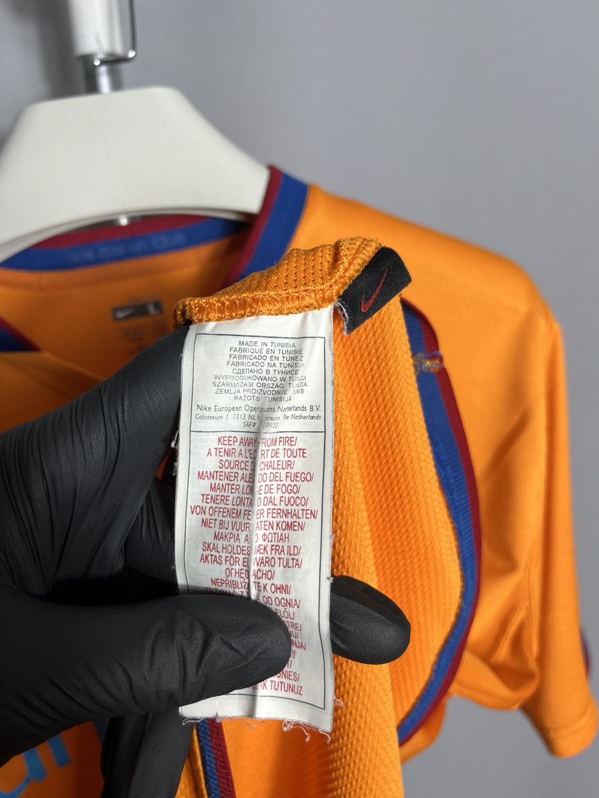 Nike BARCELONA 2006 2007 AWAY FOOTBALL SHIRT SOCCER JERSEY NIKE Size US L / EU 52-54 / 3 - 5 Thumbnail