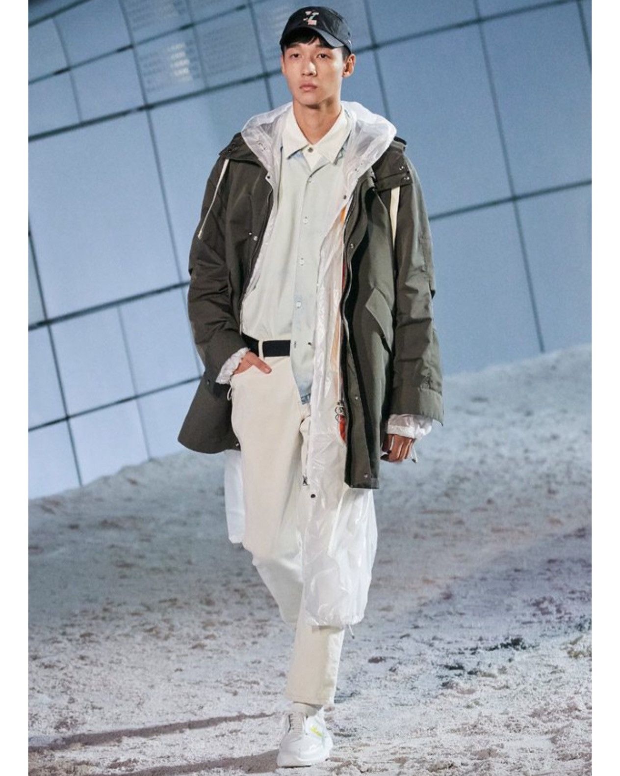 Solid Homme SS2019 SOLID HOMME OVERSIZED LIGHT WASHED DENIM SHIRT Size US XL / EU 56 / 4 - 3 Thumbnail