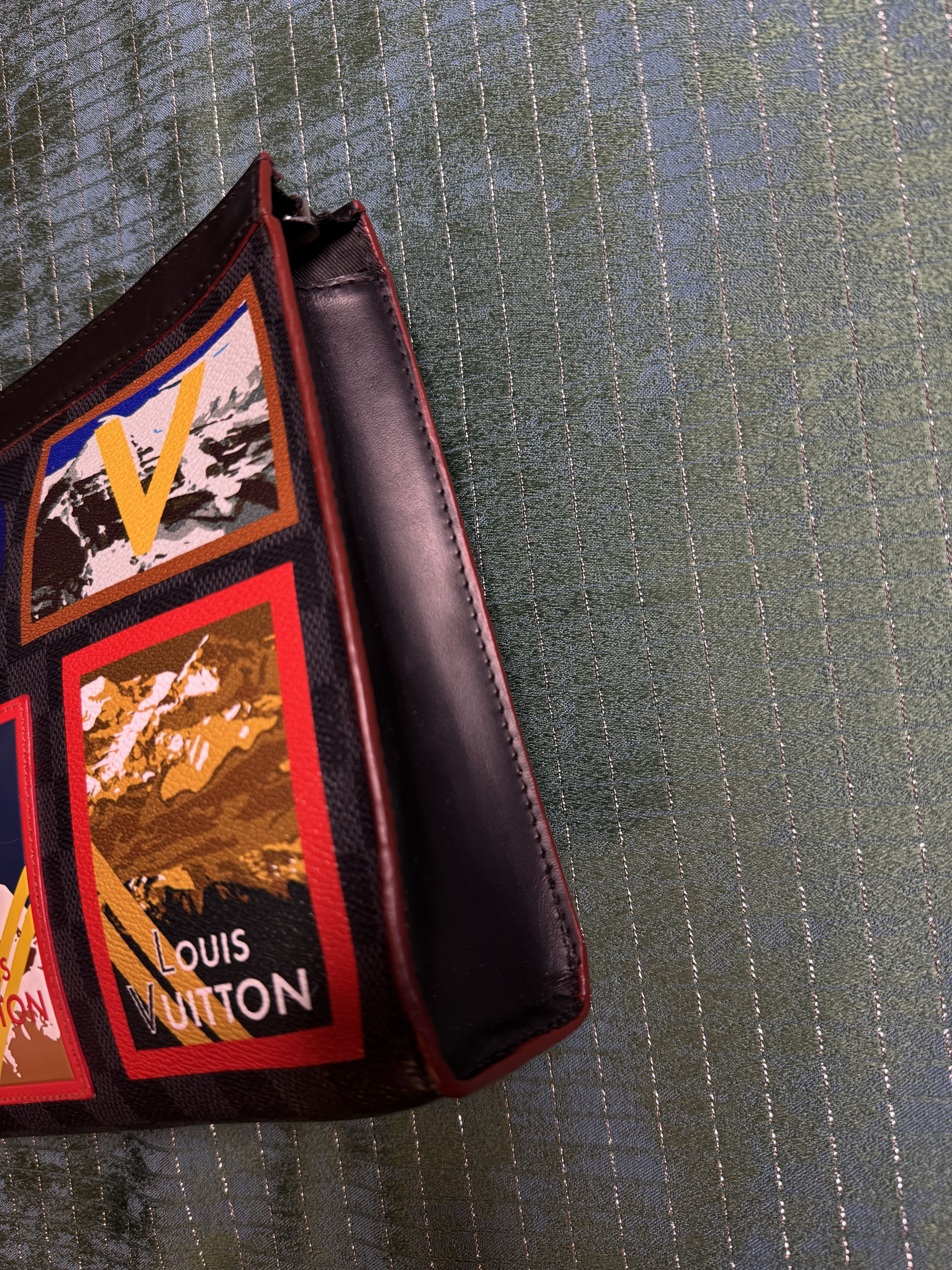 Louis Vuitton Louis Vuitton Alps Pochette Voyage Size ONE SIZE - 8 Thumbnail