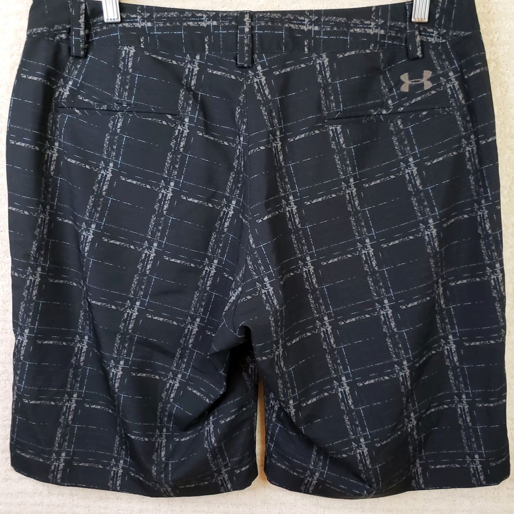Under Armour Under Armour Shorts Mens 36 Black Gray Plaid 10" Inseam Golf Casual Chino Size US 36 / EU 52 - 5 Thumbnail