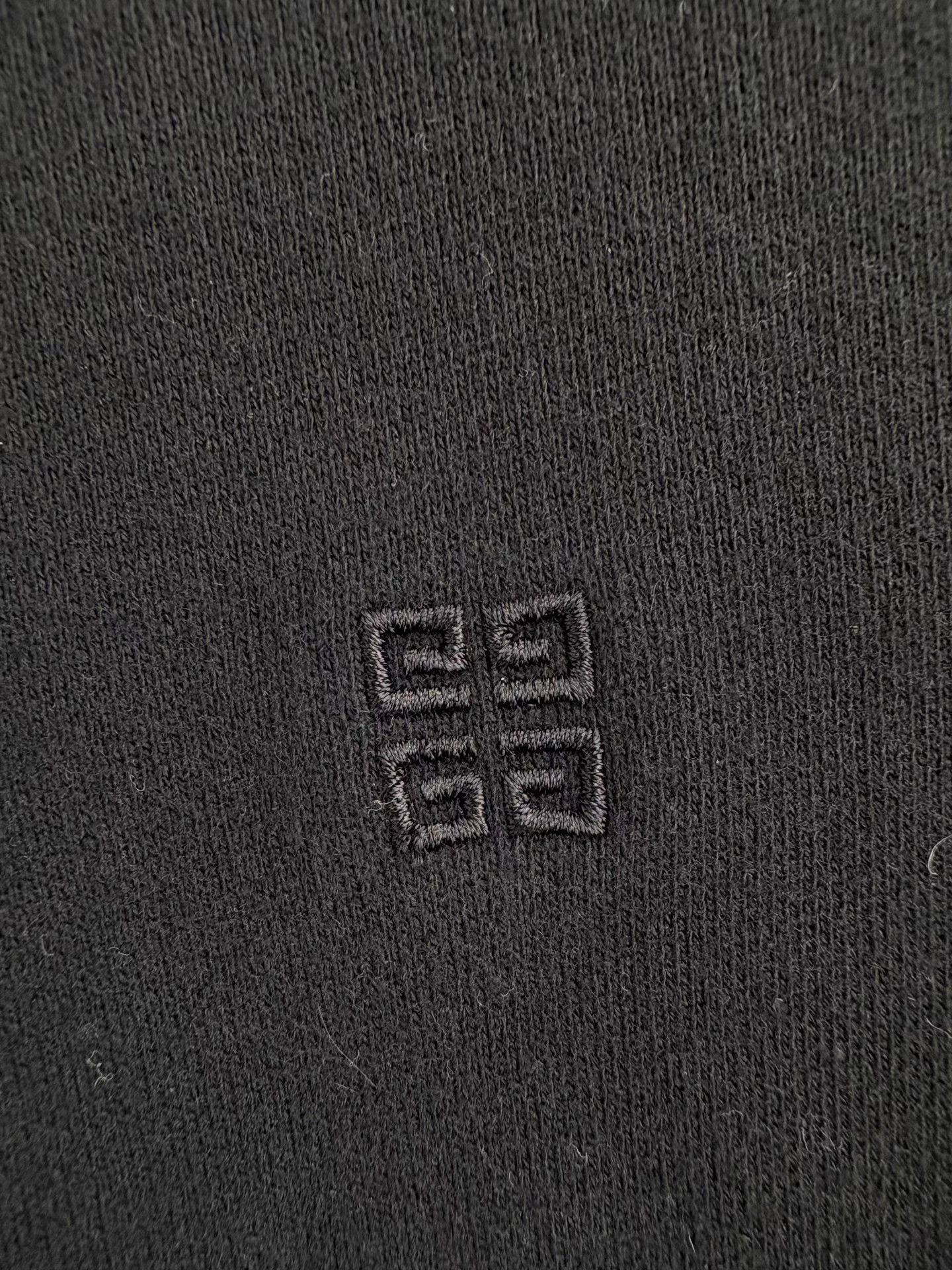 Givenchy GIVENCHY 4G Embroidered Small Logo Hoodie Size US L / EU 52-54 / 3 - 3 Thumbnail