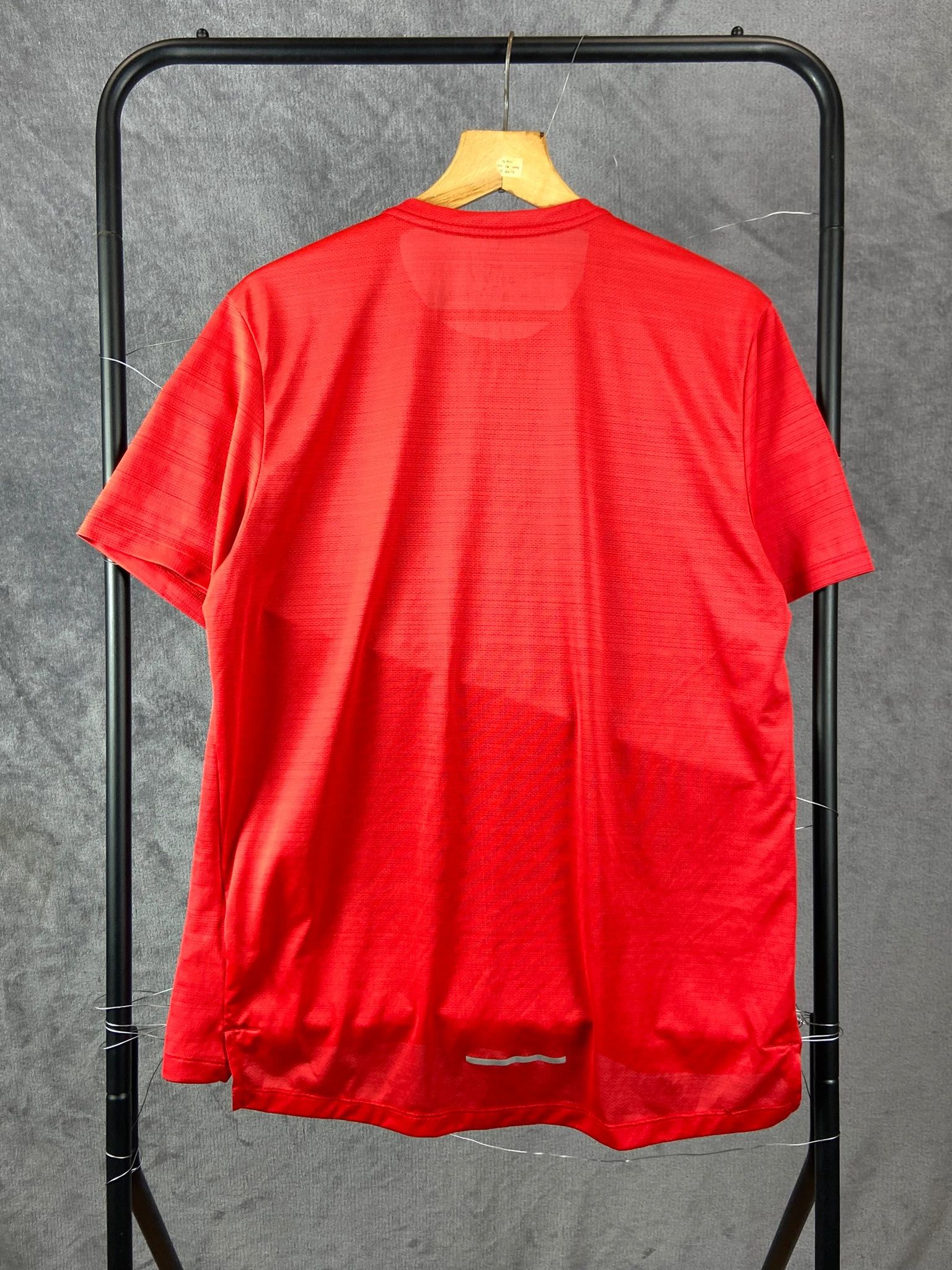Nike Nike Red Sport Tee / Clean Athletic Daily (L) Size US L / EU 52-54 / 3 - 4 Thumbnail