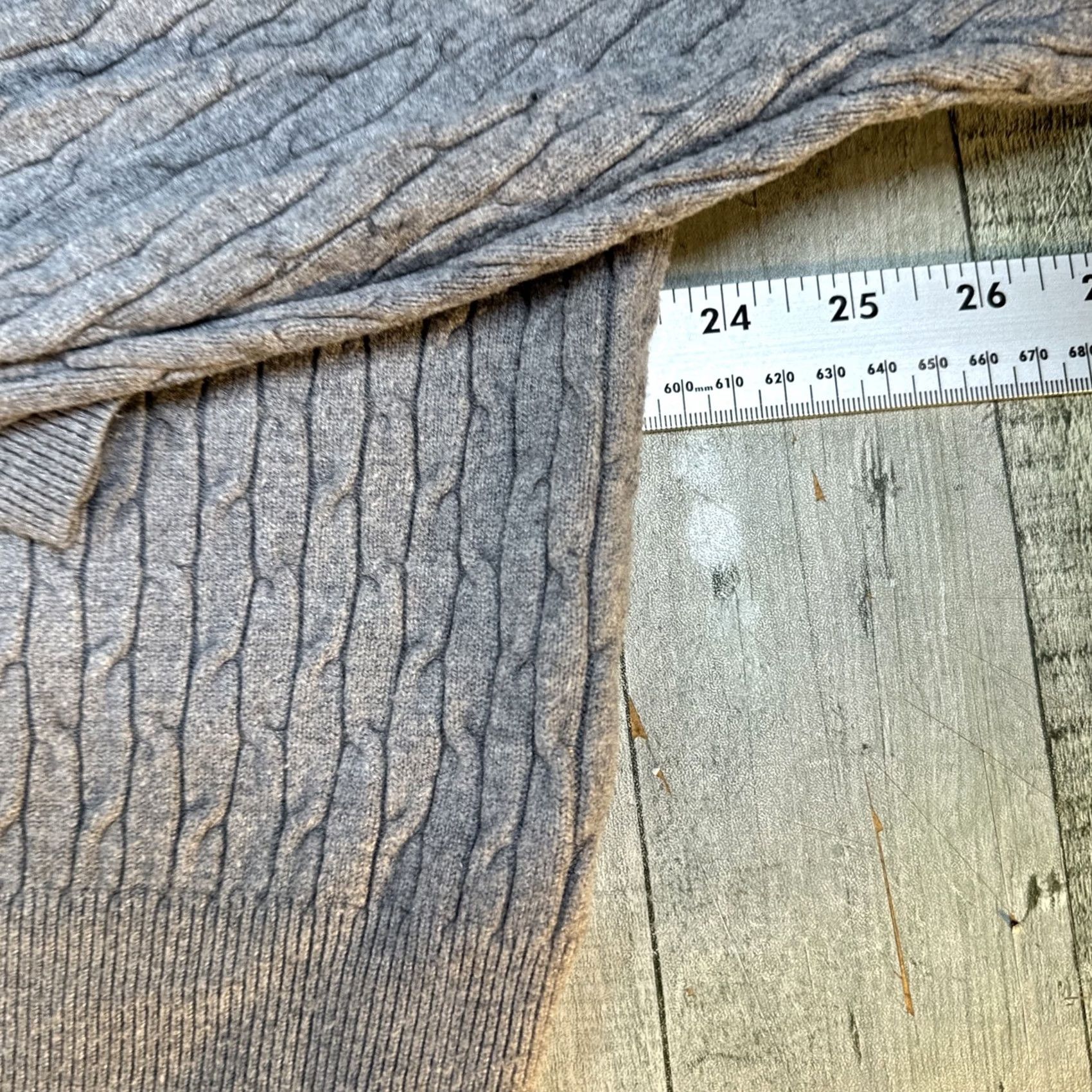 Vintage VINTAGE Daisy Crew Neck Pullover Sweater Gray Women’s Small Knit Cable-Sweater Daisy Ribbed Cuff & Waist Modern Vintage Women’s Small Size S / US 4 / IT 40 - 3 Thumbnail