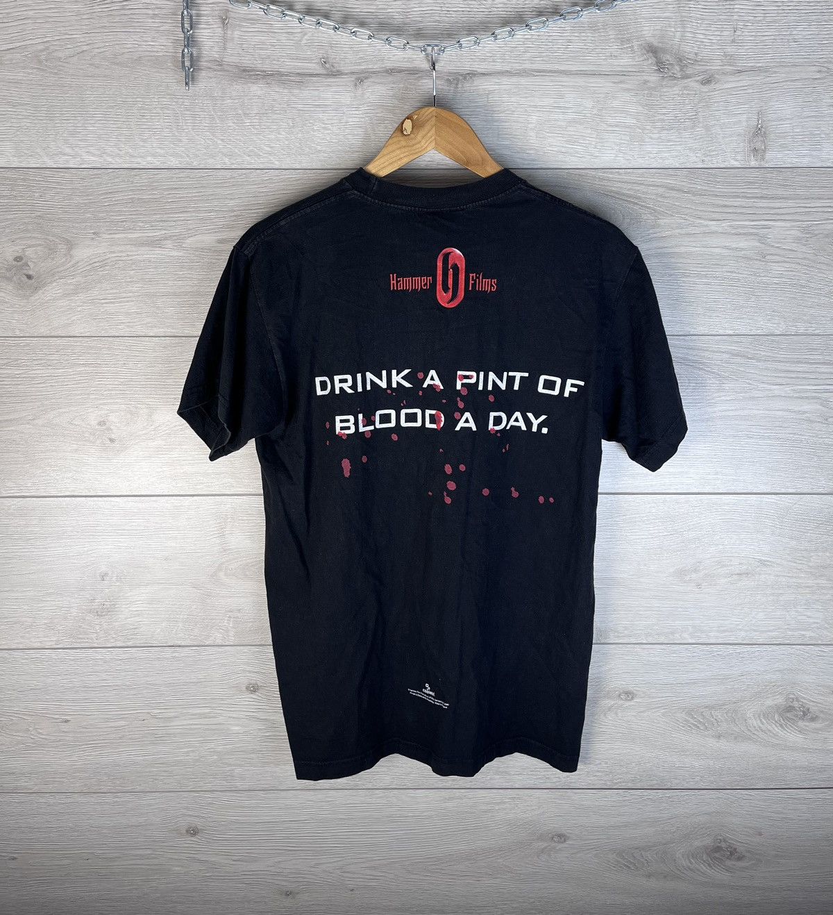 Fruit Of The Loom TASTE THE BLOOD OF DRACULA 2005 VINTAGE MOVIE GRAPHIC TEE Size US M / EU 48-50 / 2 - 2 Thumbnail