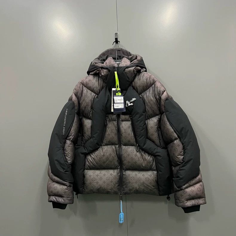 Louis Vuitton Louis Vuitton 2054 patchwork temperature-sensitive hooded Size US L / EU 52-54 / 3 - 1 Thumbnail
