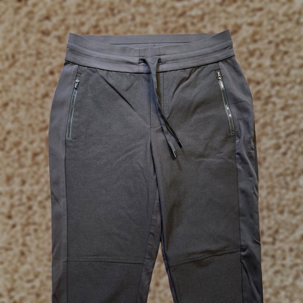 Athleta Athleta Pants Womens 8 Black Headlands Hybrid Trek Joggers Casual Capsule Activewear Hiking Tapered Inseam 30 Regular Women Mens? Size 30" / US 8 / IT 44 - 1 Thumbnail