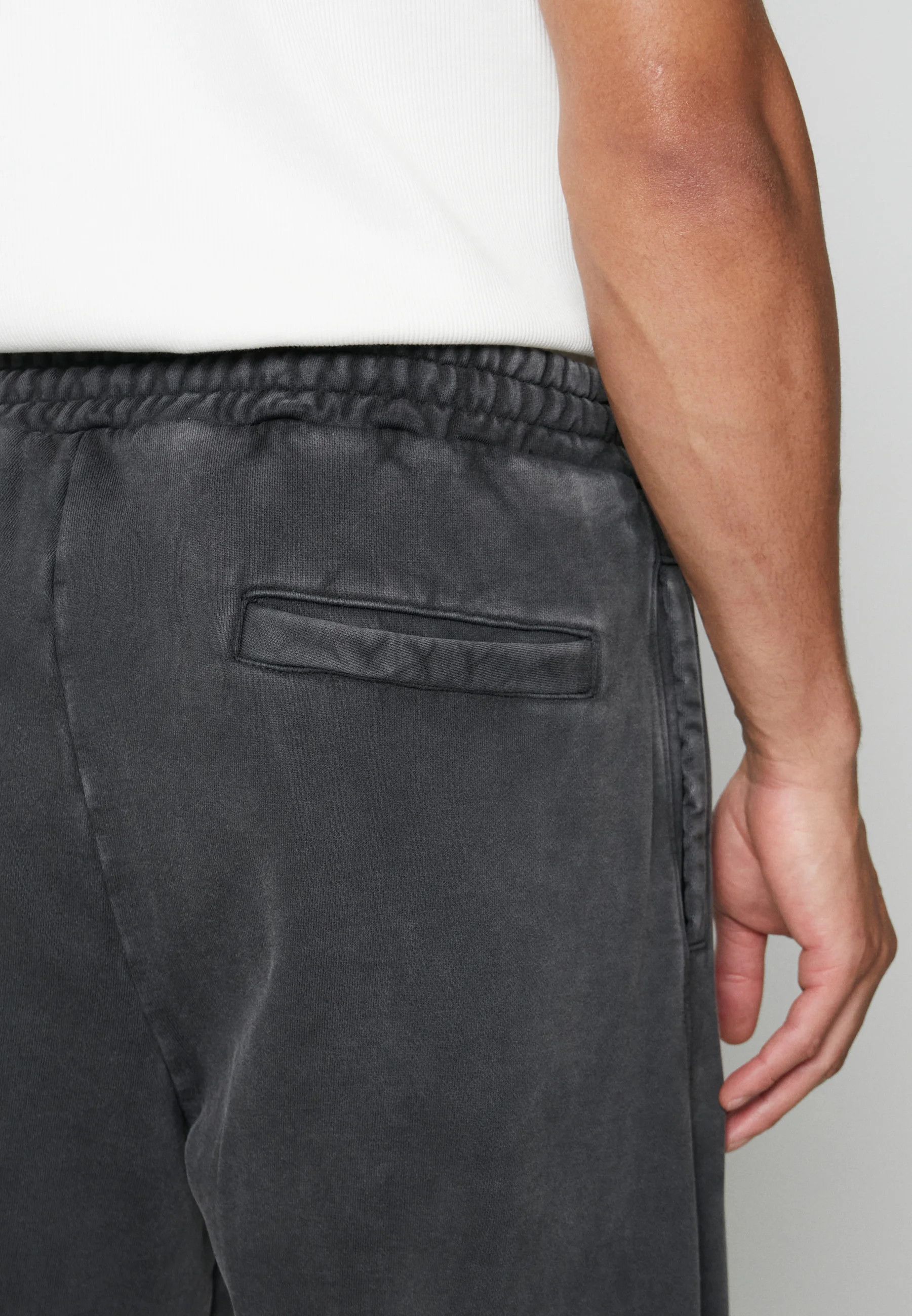 Missoni o1y0225 Jogger & Sweatpant in Charcoal Size US 38 / EU 54 - 4 Thumbnail