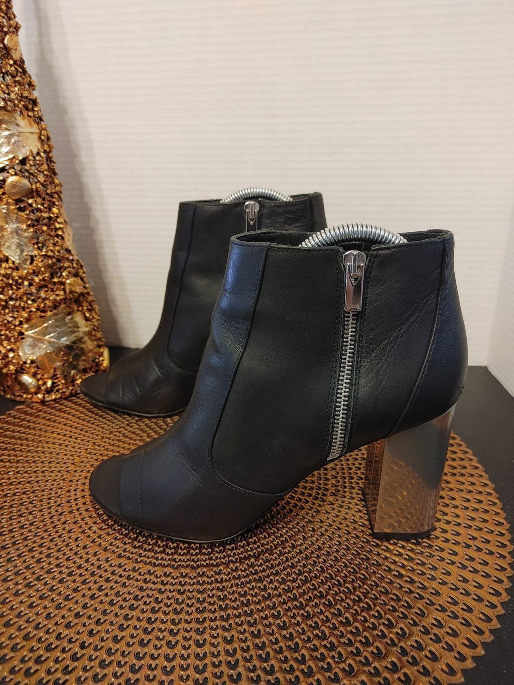 Vince Camuto Vince Camuto leather booties Size 8.5 Size US 8.5 / IT 38.5 - 3 Thumbnail