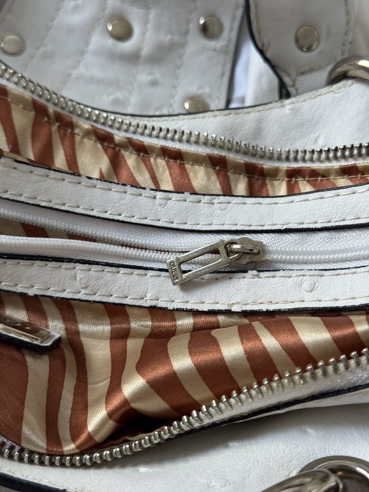 Guess Guess vintage buckle logo bag Monogram mini 00s Y2k Handbag Size ONE SIZE - 12 Thumbnail