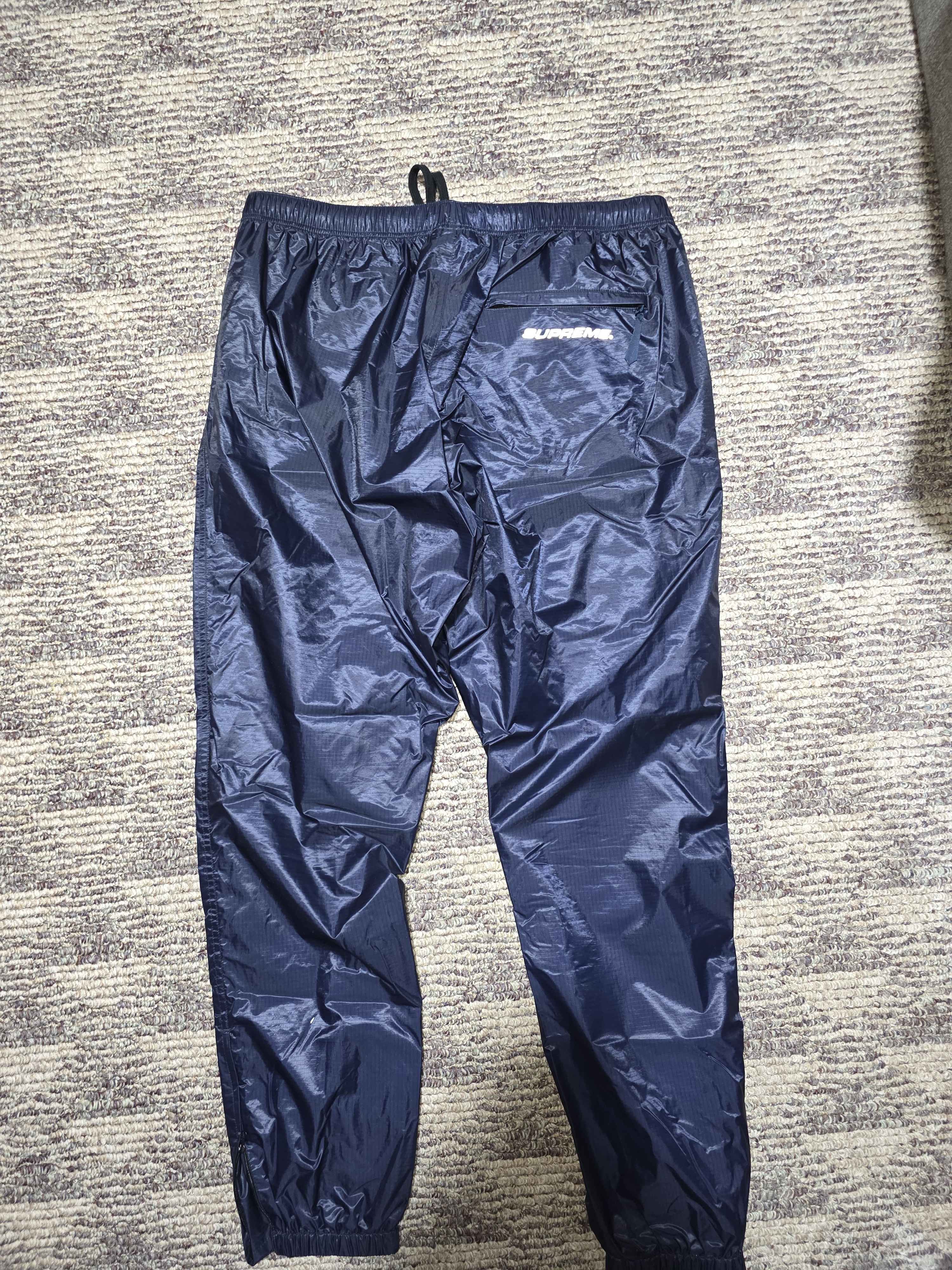 Supreme Supreme Nylon Sweatpants Size US 34 / EU 50 - 2 Thumbnail